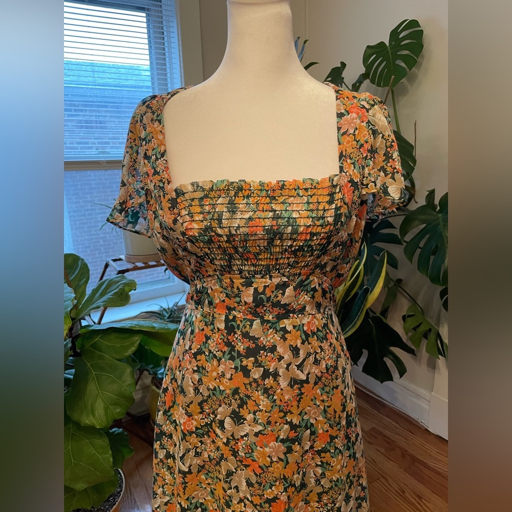 NWOT Floral Maxi Dress 🪩